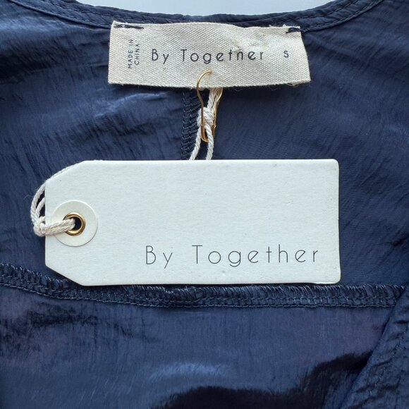 By Together Womens Crinkle V-Neck 3/4 Sleeve Top Navy Size Small - Picture 3 of 4